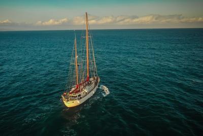 Navegación de 1,5 Horas en barco histórico por Barcelona 