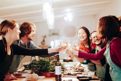 Boqueria Market Tour con clase de cocina y almuerzo en un jardín