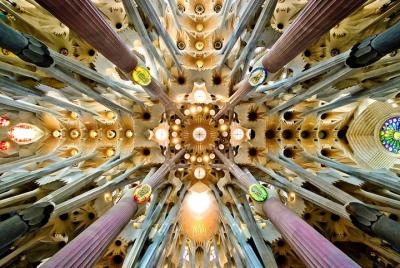 Recorrido de medio día para grupos pequeños por Barcelona y la Sagrada Familia con recogida en el hotel