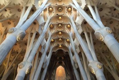 Experiencia privada completa de Gaudí en Barcelona (2 días) con recogida en el hotel