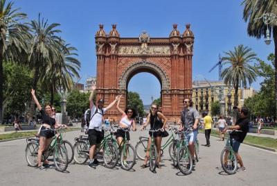 Pedalea tu camino hacia la historia de Barcelona Tour en bicicleta