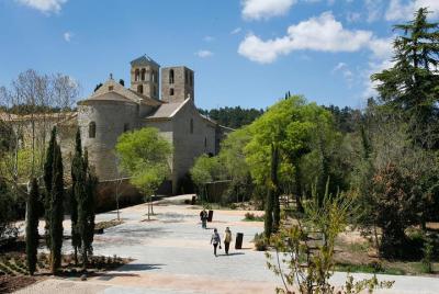 Sin colas: experiencia medieval en la entrada al monasterio