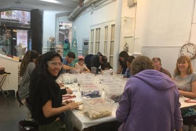 La experiencia Gaudí: crear su propio mosaico estilo «trencadís»