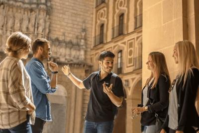 Paseo en globo aerostático por Montserrat y visita al monasterio para grupos pequeños premium
