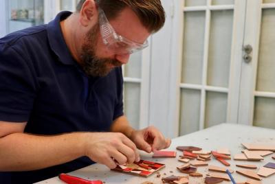 Siéntete como Gaudí: Taller de Mosaico de Barcelona con Tour Siéntete como Gaudí: Taller de Mosaico de Barcelona con Tour