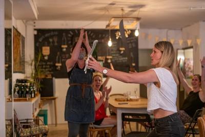 Sabre the Moment: Cava Sabrage Class en Barcelona