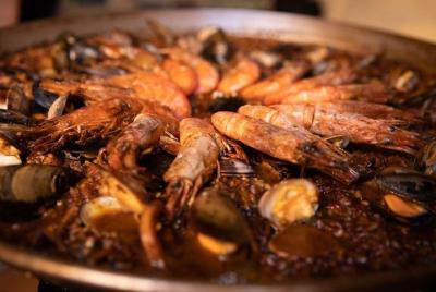 Esta es la paella! Mercado de la Boquería y clase de cocina