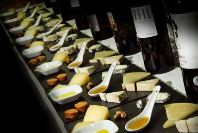 Cata de vino y queso en Barcelona
