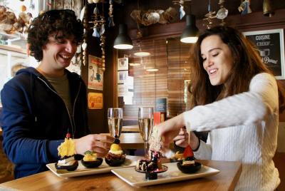 Recorrido gastronómico y vinícola en Barcelona para grupos pequeños con sumiller 