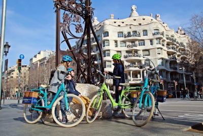 Recorrido En Bicicleta Eléctrica Sobre Gaudí En Barcelona