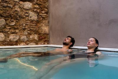 Auténtico circuito termal en espacio único del S.XVIII (7 piscinas)