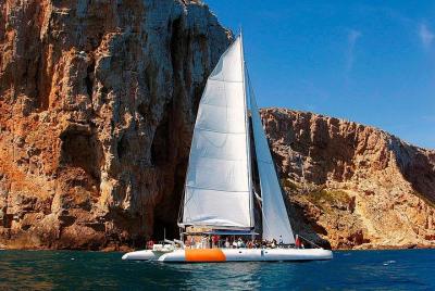 Altea Cruise con barbacoa a bordo y cena en el casco antiguo Altea Cruise con barbacoa a bordo y cena en el casco antiguo