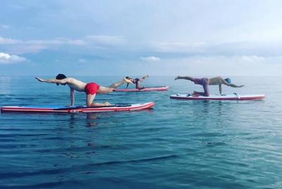 Experiencia de Pilates SUP guiada de 1 hora con instructor en Denia Experiencia de Pilates SUP guiada de 1 hora con instructor en Denia