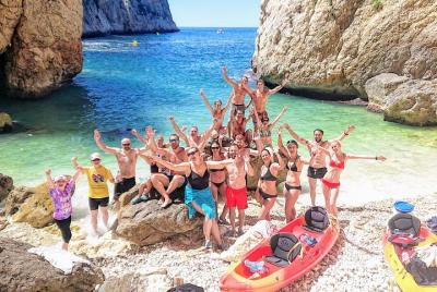 La mejor excursión a las grutas en kayak y buceo de superficie La mejor excursión a las grutas en kayak y buceo de superficie