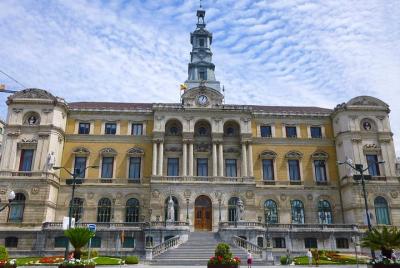 Excursión privada de 4 horas por la ciudad de Bilbao (recogida en el hotel o en el puerto de cruceros) Excursión privada de 4 horas por la ciudad de Bilbao (recogida en el hotel o en el puerto de cruceros)