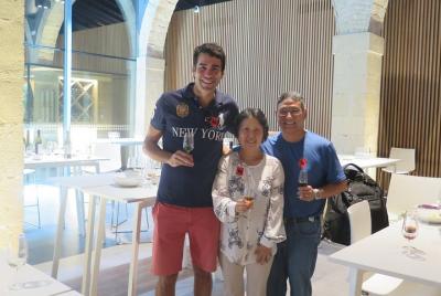 Visita y degustación de bodegas familiares locales Visita y degustación de bodegas familiares locales