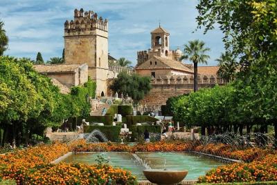 Tour privado de día completo por Córdoba y Medina Azahara con recogida y regreso al hotel Tour privado de día completo por Córdoba y Medina Azahara con recogida y regreso al hotel