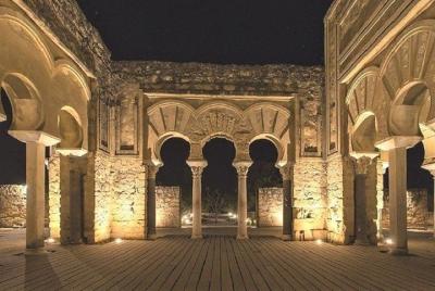 Visita Guiada Nocturna a Medina Azahara Visita Guiada Nocturna a Medina Azahara