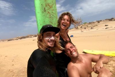 Clases de surf privadas y en grupos pequeños