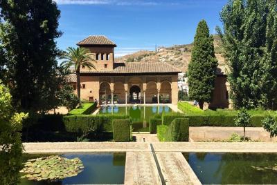 Evite las colas: recorrido guiado al Palacio de la Alhambra y los Palacios Nazaríes