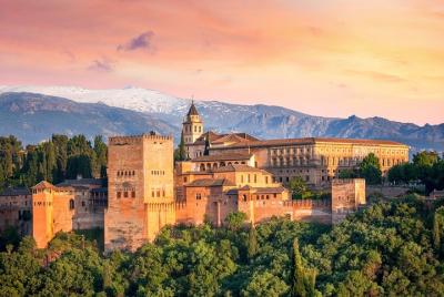 Visita guiada semiprivada a la Alhambra y los Palacios Nazaríes