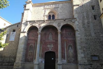 Paseo Por Las Tres Granadas