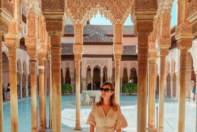 Experimente la Alhambra, los palacios nazaríes, el Generalife y otras 8 atracciones / monumentos