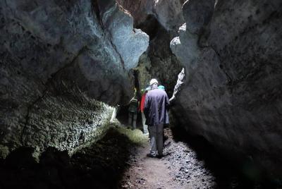 Excursión de espeleología en la cueva de las palomas en La Palma.