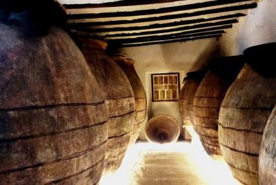 Visita una bodega centenaria y come en típico restaurante de Chin Visita una bodega centenaria y come en típico restaurante de Chin