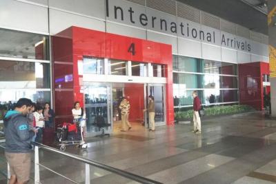 Traslado privado desde el hotel de Delhi al aeropuerto