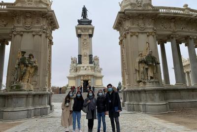 Tour al Palacio Cibeles y Parque del Retiro con guía profesional
