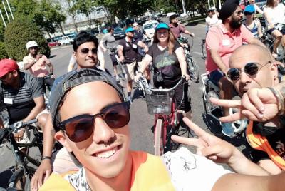 Experiencia por Madrid en bici o bici eléctrica: Estadio Santiago Bernabéu y picnic.