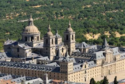 Segovia, Ávila y Escorial con Valle de los caídos en dos días desde Madrid