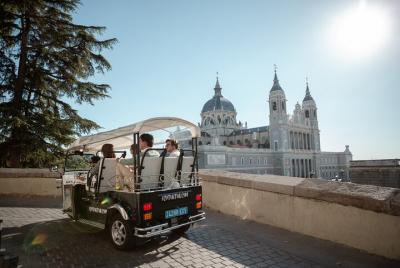 Tour exprés por Madrid en tuk-tuk eléctrico