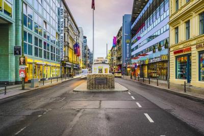 Tour privado del Muro de Berlín: el juego de exploración Greatest Escapes Tour privado del Muro de Berlín: el juego de exploración Greatest Escapes