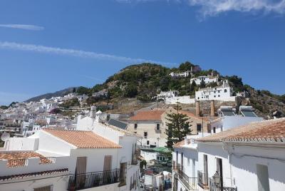 Excursión de Nerja a Frigiliana que incluye bebidas y tapas. Excursión de Nerja a Frigiliana que incluye bebidas y tapas.
