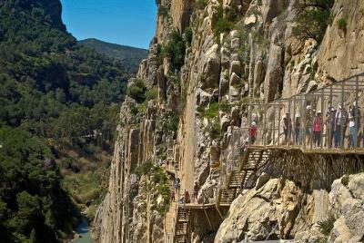 Excursiones privadas desde Málaga al Caminito del Rey para hasta 8 personas. Excursiones privadas desde Málaga al Caminito del Rey para hasta 8 personas.