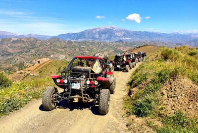 Excursión por la costa de Málaga: Recorrido panorámico en buggy con cata de vinos en una bodega histórica Excursión por la costa de Málaga: Recorrido panorámico en buggy con cata de vinos en una bodega histórica