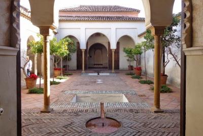 Visita guiada al Teatro Romano y Alcazaba de Málaga Visita guiada al Teatro Romano y Alcazaba de Málaga