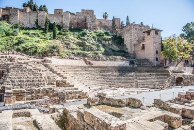 Visita a pie de 1,5 horas al Teatro Romano y el castillo de Alcazaba Visita a pie de 1,5 horas al Teatro Romano y el castillo de Alcazaba