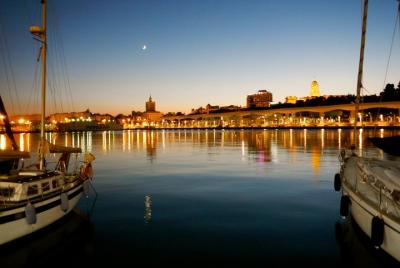 Málaga al Anochecer Málaga al Anochecer