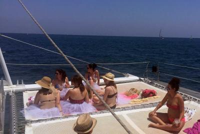 Málaga Swim Cruise con cena de tapas y espectáculo de flamenco. Málaga Swim Cruise con cena de tapas y espectáculo de flamenco.