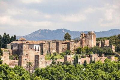 La mejor historia y tapas de Málaga: experiencia completa con todo incluido La mejor historia y tapas de Málaga: experiencia completa con todo incluido