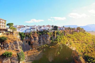 Visita privada de Ronda y bodega desde Málaga con recogida y regreso al hotel Visita privada de Ronda y bodega desde Málaga con recogida y regreso al hotel