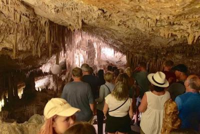 Excursión de día completo a las cuevas dels Hams y Drach con Puerto Cristo y tienda de perlas en Mallorca  Excursión de día completo a las cuevas dels Hams y Drach con Puerto Cristo y tienda de perlas en Mallorca