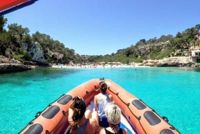 Excursión en barco desde Cala Figuera hasta Calo des Moro, S Excursión en barco desde Cala Figuera hasta Calo des Moro, S'almonia, Cala Màrmols. Mallorca.