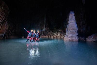 Excursión para grupos pequeños de espeleología marina en Cova de Coloms en Mallorca Excursión para grupos pequeños de espeleología marina en Cova de Coloms en Mallorca