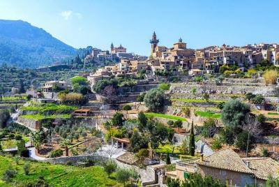 Visite dos de los pueblos más bellos de Mallorca en un recorrido privado. Visite dos de los pueblos más bellos de Mallorca en un recorrido privado.
