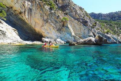 Bonita excursión en kayak de Sant Elm hacia Cala en Tió Bonita excursión en kayak de Sant Elm hacia Cala en Tió