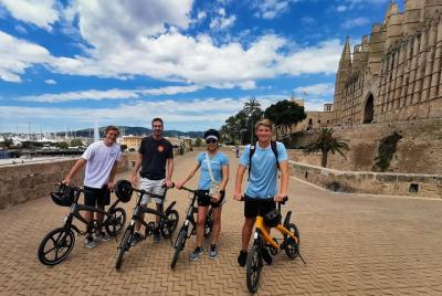 Recorrido de 3 horas en bicicleta eléctrica en Palma de Mallorca Recorrido de 3 horas en bicicleta eléctrica en Palma de Mallorca